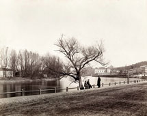 Vilnius. Embankment of river Viliya (Neris) and Slushko Palace, circa 1880