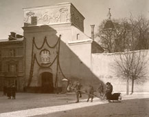 Vilnius. South facade of the Gate of Dawn, 1932